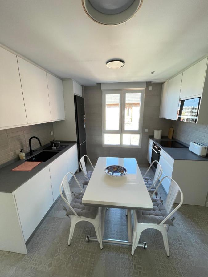 Apartamento Recien Reformado En Somo Junto Iglesia Exterior photo